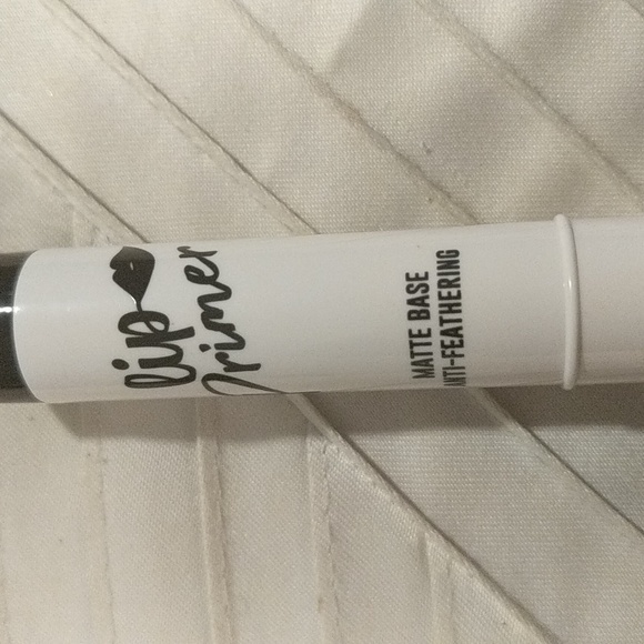 NWT Lip Primer - Picture 2 of 3